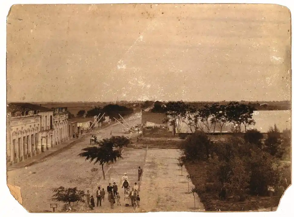 Recuerdos fotográficos: 1890. La plaza La Madrid en El Bajo