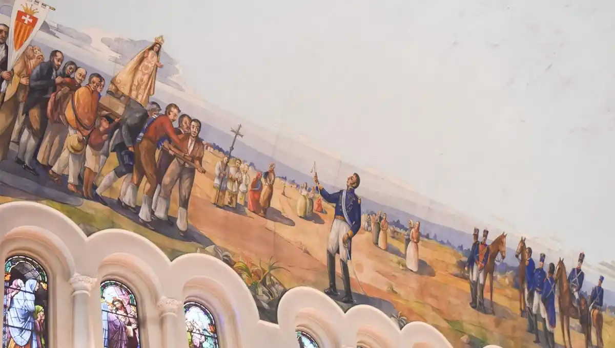 BASÍLICA. Uno de los frescos que recuerda una de las escenas de la Batalla de Tucumán, con la Virgen y el General Belgrano como protagonistas de la gesta. LA GACETA / FOTO DE ANALÍA JARAMILLO