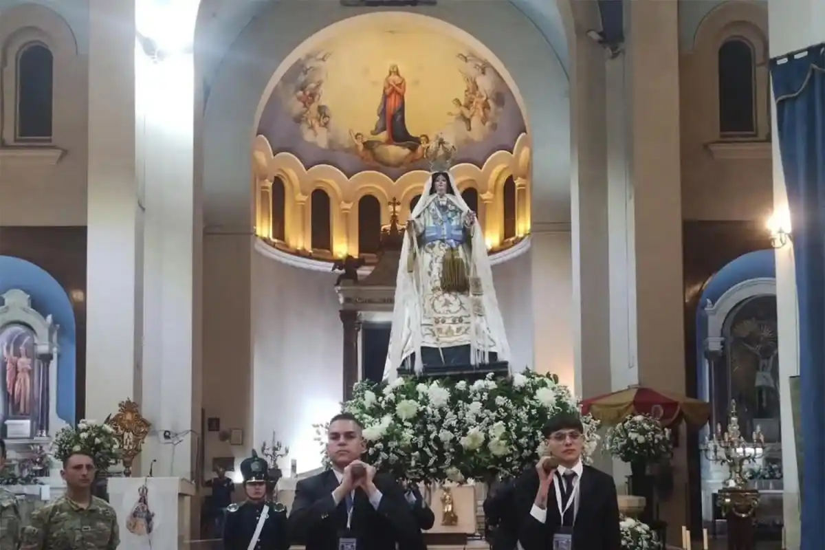 EL COMIENZO. Con la Virgen de La Merced como figura máxima, anoche se iniciaron los festejos por el 24 de Septiembre. FOTO TOMADA DE INSTAGRAM/ARQUIDIOCESISDETUCUMAN