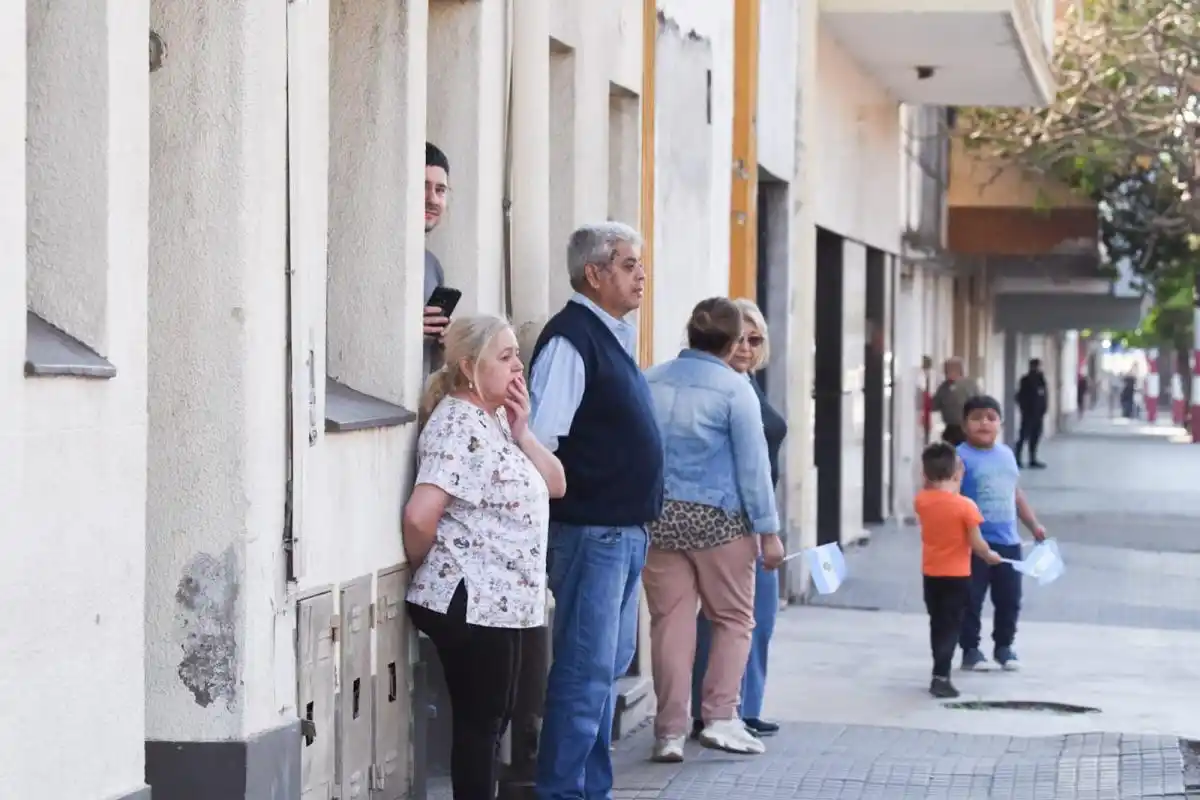Pan, café y mucho celeste y blanco