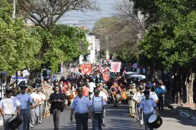 “Para mí esto es patria”: La Ciudadela recordó la Batalla de Tucumán con una emotiva caminata