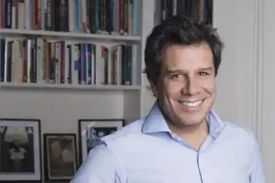 Facundo Manes: “Hunden el barco y festejan los salvavidas”