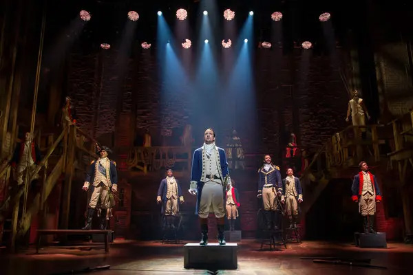 Estrenos de cine: DiCaprio, un exrevolucionario perseguido y en crisis familiar