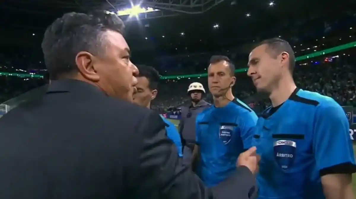 Se conoció la picante frase que le dijo Gallardo al árbitro tras la eliminación de River