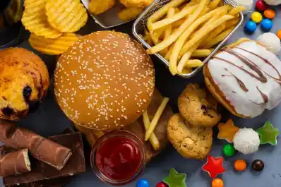 Mes del Corazón: una lista completa de alimentos que perjudican tu salud cardiovascular