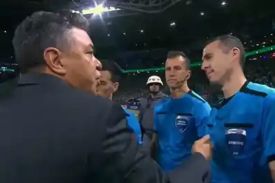 Se conoció la picante frase que le dijo Gallardo al árbitro tras la eliminación de River