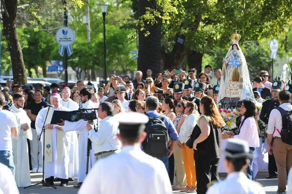 MISA. Obispo Monseñor Sánchez en la misa celebrada tras la procesión.