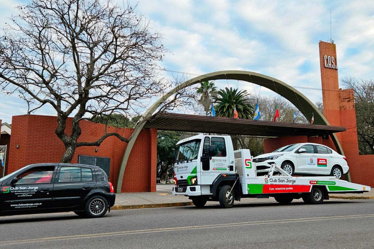 Todas las semanas, los camiones de Club San Jorge parten desde su Casa Matriz para entregar 0km.