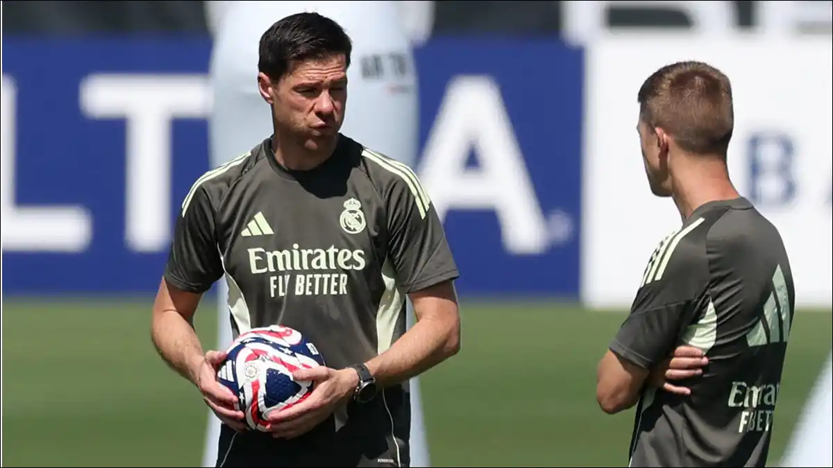 ELOGIOS DESDE EL BANCO. Xabi Alonso destacó la calidad y el gen competitivo de Franco Mastantuono en la previa al clásico de Madrid.
