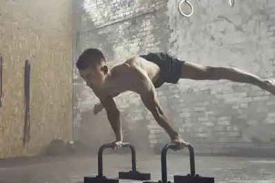 La calistenia lleva a lesiones frecuentes que pueden prevenirse, según especialistas