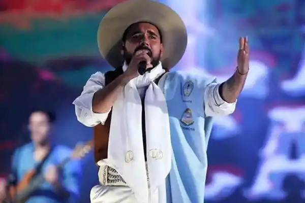 Cierre del Septiembre Musical y Concurso del Sánguche de Milanesa en la plaza Independencia