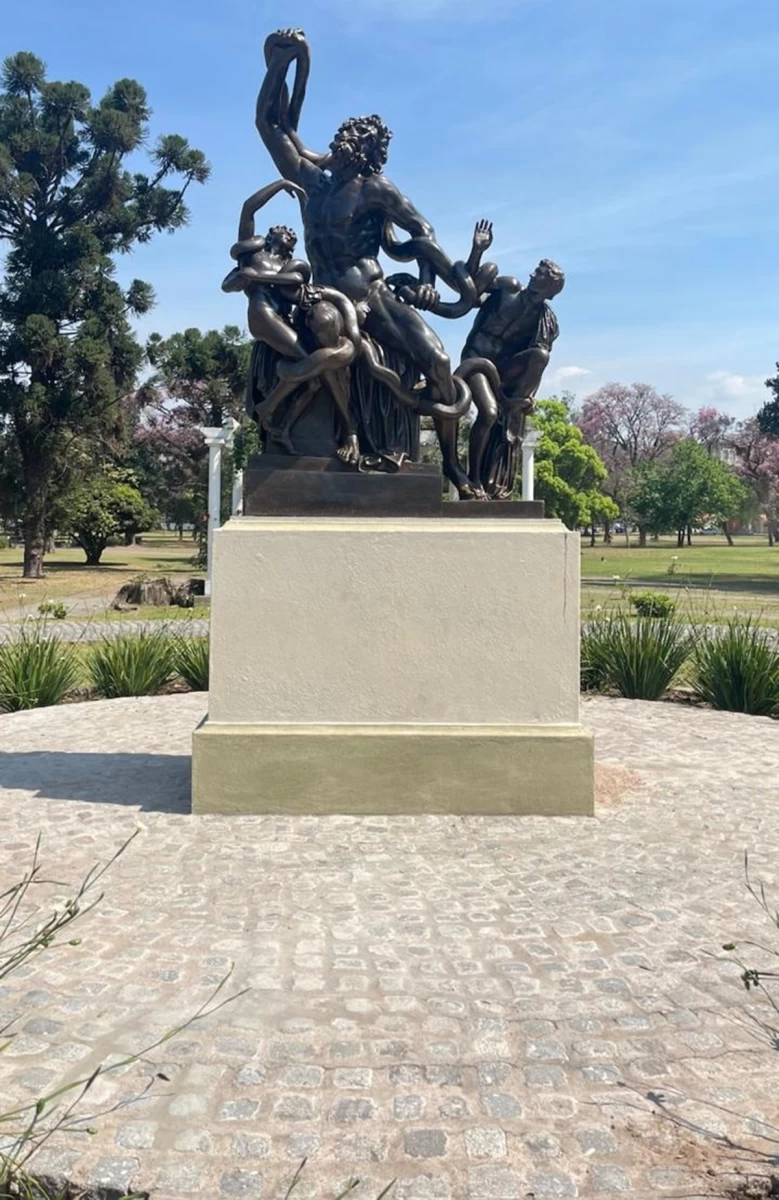 LAOCOONTE Y SUS HIJOS. Una de las esculturas restauradas que ya se lucen en el parque 9 de Julio.