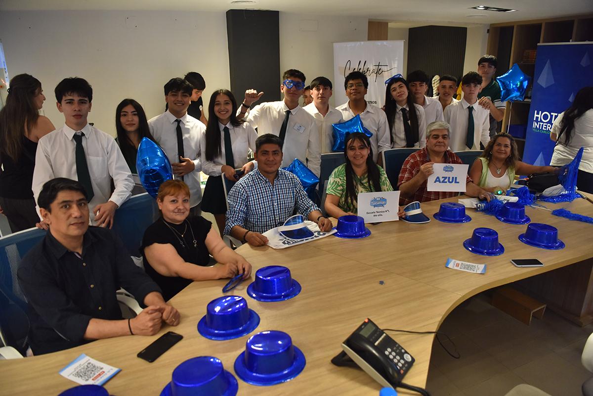 EXTROVERTIDOS. La hinchada de la Técnica N°1 brilló con su aliento.