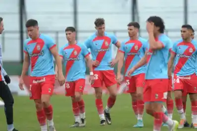 Arsenal de Sarandí, de campeón de la Sudamericana al descenso a la B Metropolitana