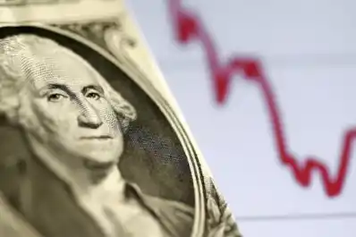 Los analistas privados predicen la trayectoria del dólar y una desaceleración económica