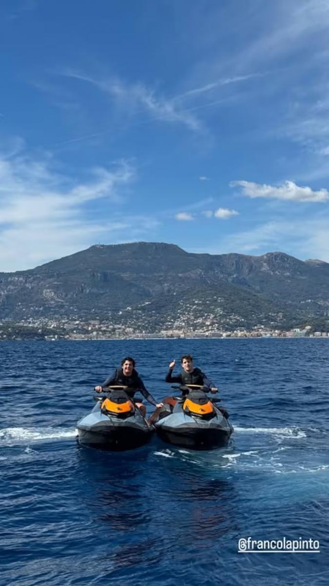 Franco Colapinto compartió un descanso con el hijo de Flavio Briatore en medio de la incertidumbre en Alpine