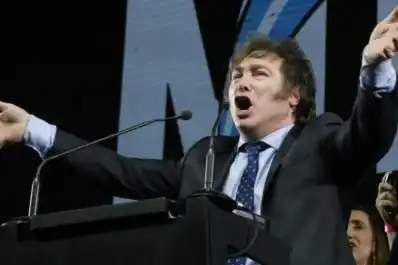 Milei se pone la campaña al hombro con una visita al sur