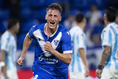 Video: el golazo de Braian Romero para el 2-1 de Vélez ante Atlético Tucumán