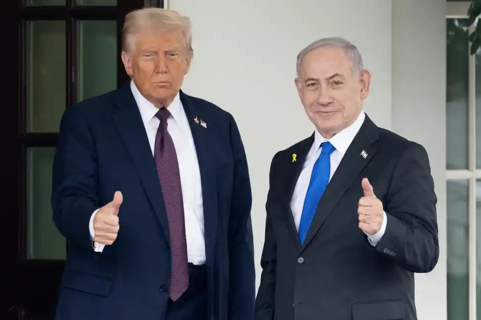 EN LA CASA BLANCA. El presidente de EEUU y el primer ministro de Israel, tras dar a conocer el plan. afp