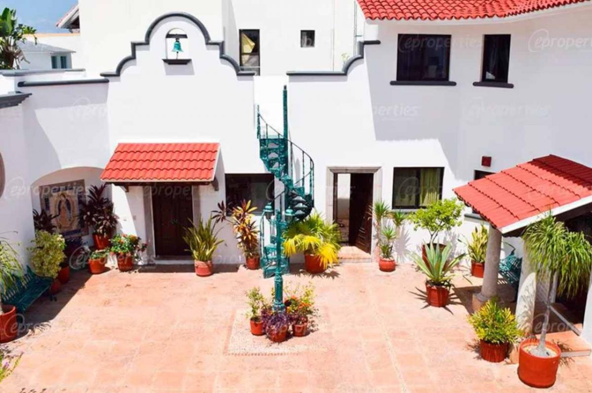 Cómo es la mansión de Florinda Meza, la recordada Doña Florinda de El Chavo del 8