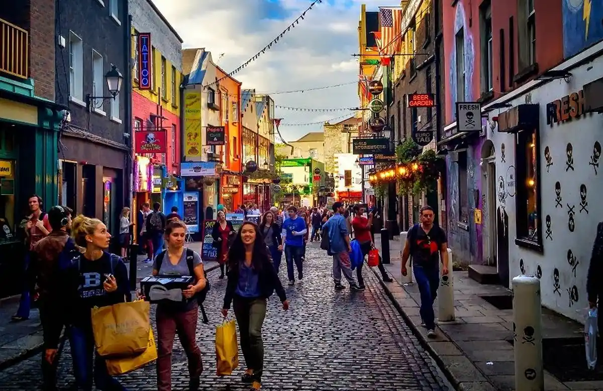 ESTUDIAR EN IRLANDA. Las ayudas cubren alojamiento, matrícula y costos del proyecto de investigación. / PINTEREST