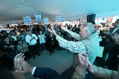 Breves: Jaldo, con dirigentes y vecinos de Cebil Redondo