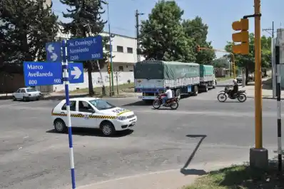 Un semáforo que se instaló hace 18 años y nunca funcionó