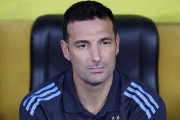 Problemas para Scaloni: un futbolista se lesionó y será baja en los amistosos de la Selección Argentina