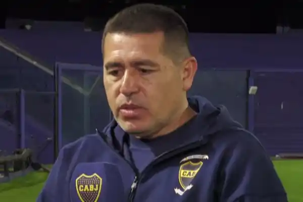 Riquelme rompió el silencio en Boca: de no dar precisiones sobre la salud de Russo hasta el elogio a Paredes