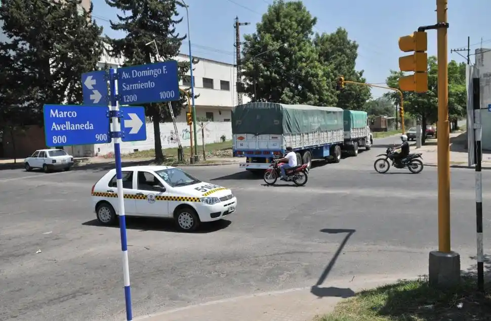 SIN SEÑAL. En esta esquina se debió instalar un artefacto llamado “contacto seco” que envía una señal al panel de control si se aproxima el tren.
