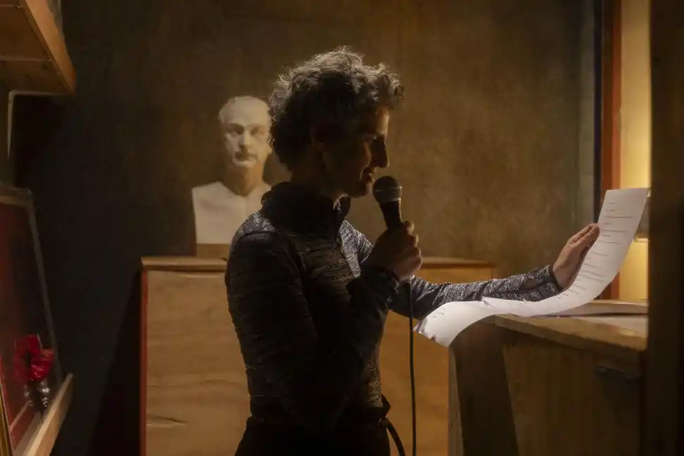 EN EL ESPACIO DE GUARDA. Solomonoff va poniendo en palabras mucho de lo que representa la colección.