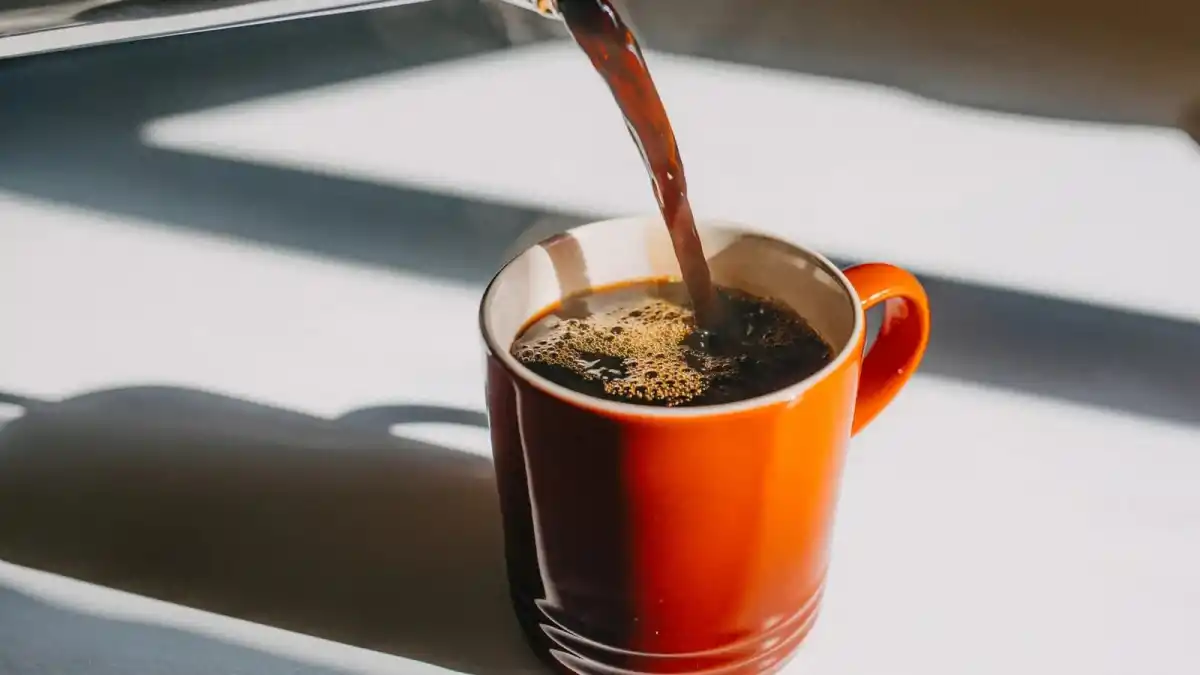 Por qué tomar café antes de una siesta aumenta tu energía y concentración