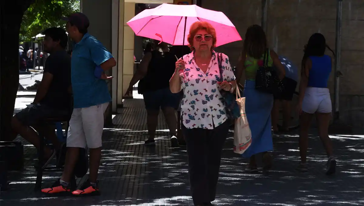 A CUIDARSE. Se vienen 48 horas de mucho sol y de un calor atípico para esta fecha del año. 