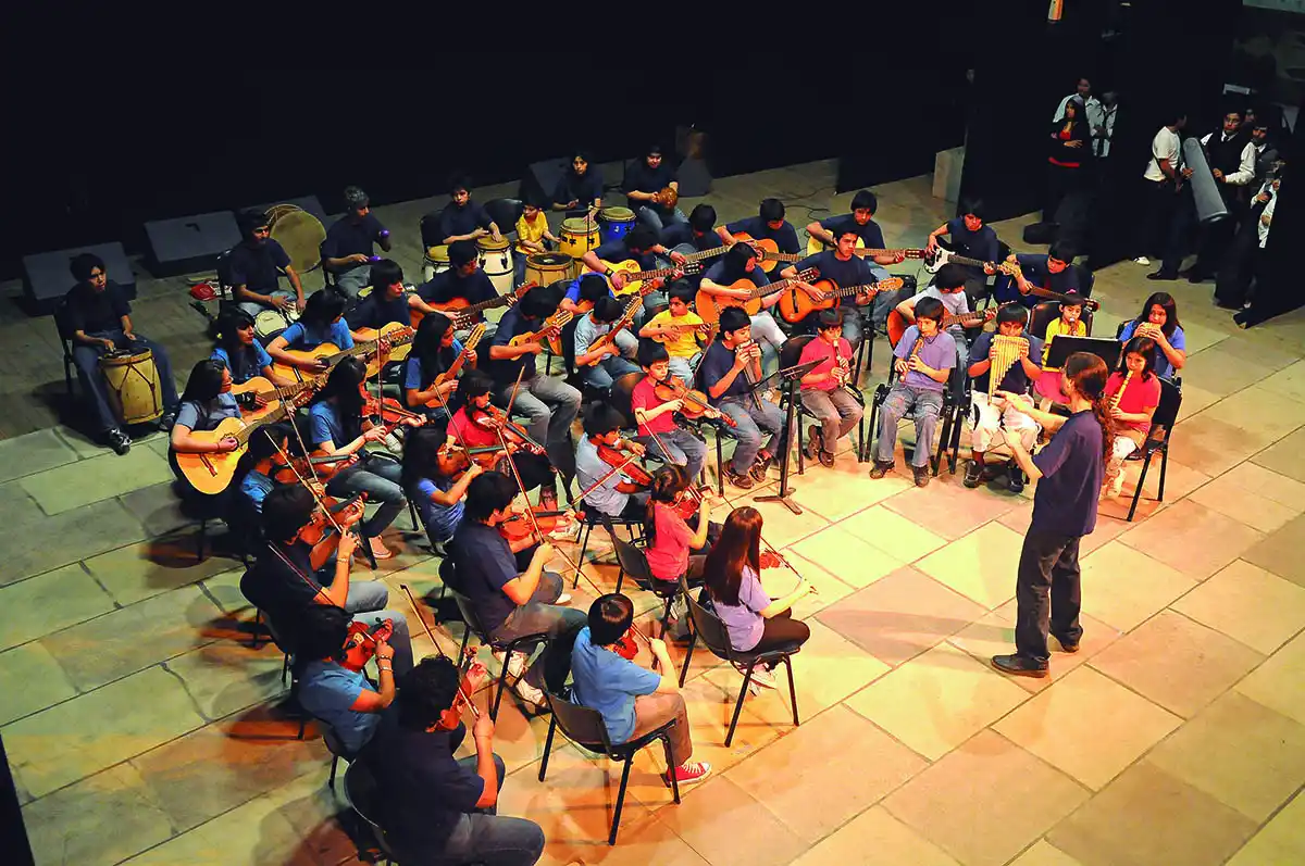 LA CHIVO VALLADARES. La orquesta popular funciona en el Barrio ATE.