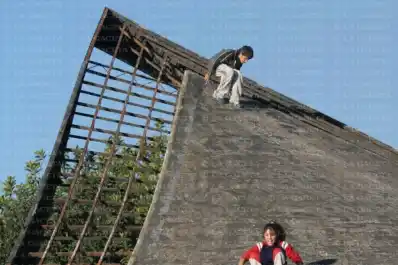 Recuerdos fotográficos: 2005. Patinaje de riesgo en la derruida confitería del Lago