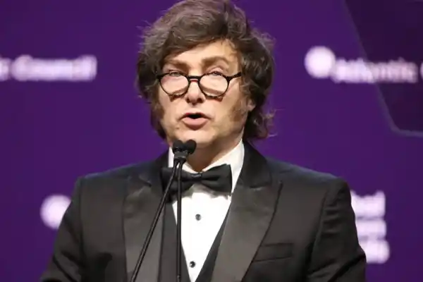 Milei y las elecciones: pese a los enemigos de adentro, ¿quién dijo que todo está perdido?