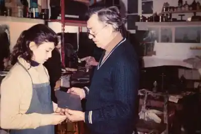 Sus cuentos sobre la familia, su abuelo grabador y el Instituto Superior de Artes de Tucumán