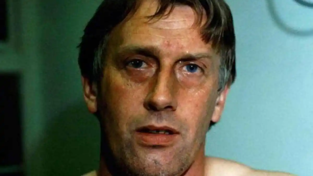 Quién es el preso más peligroso del mundo: lleva 42 años aislado en una caja de vidrio subterránea