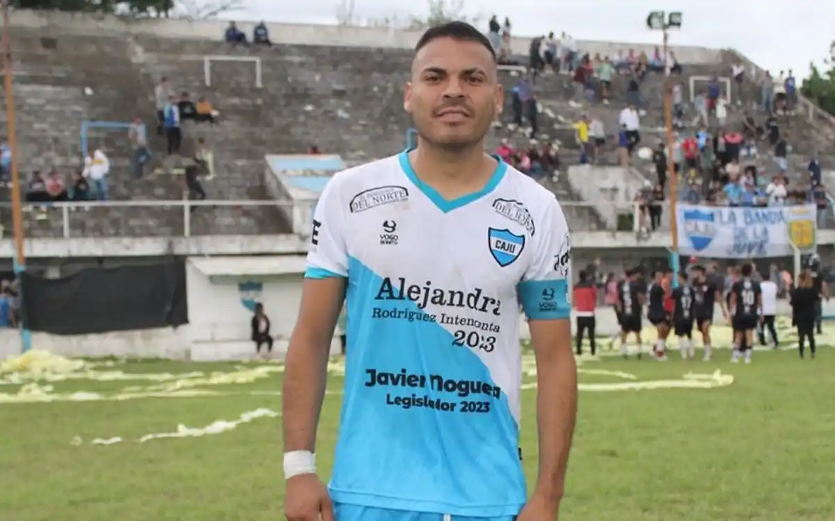 MAL TRAGO. Garnica se descompensó y un auto de la Policía debió llevarlo hasta el hospital. No había ambulancias en Santa Ana.