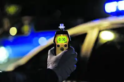 Ricardo Bussi, sobre derogar la ley de alcohol cero al volante: Yo mismo tomo una copa de vino o una de cerveza y conduzco