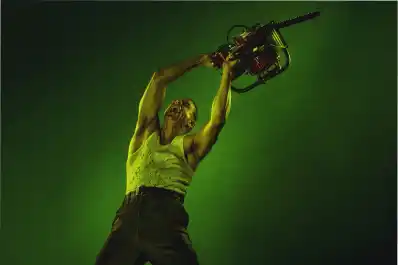 La historia de Ed Gein llegó a Netflix: el asesino que traumatizó a un pueblo con objetos humanos y profanaciones de tumbas