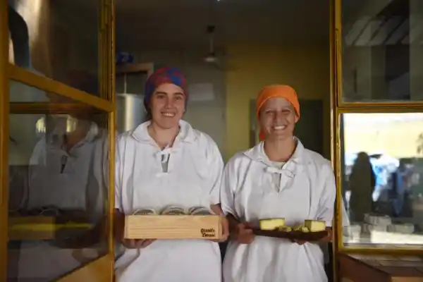 Fábrica artesanal: “Quesito Comué”, un proyecto de amigas y emprendedoras