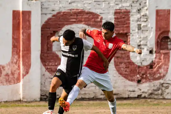 Tucumán Central ganó, sigue firme en la cima y se clasificó junto a Unión del Norte