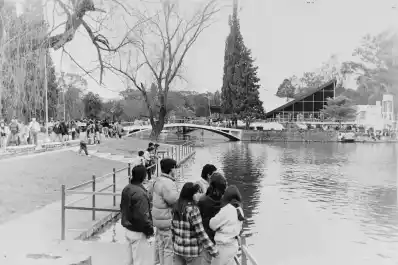 Recuerdos fotográficos: 1961-1997. El lago San Miguel y el glamour de su confitería