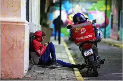 Tucumán lidera el mapa del trabajo informal y los jóvenes cargan con la peor parte