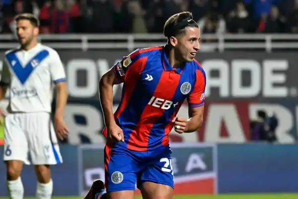 Racing va por Cuello: el atacante de San Lorenzo podría llegar a la Academia por la lesión de Torres