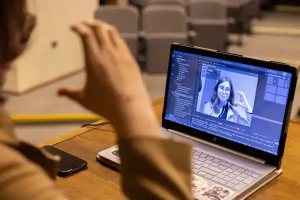 Universitarios de Chile crean un traductor de lengua de señas con inteligencia artificial