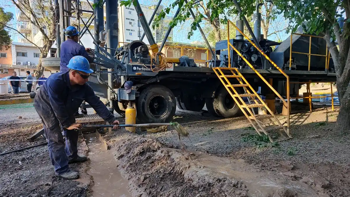 La SAT inició la perforación de un nuevo pozo de agua potable en la Maternidad
