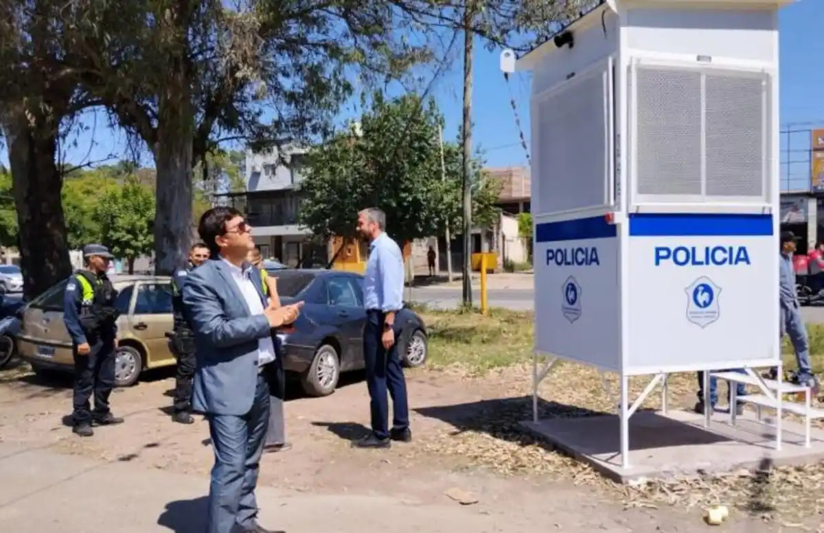 Instalaron tres nuevas garitas policiales en barrios de la capital