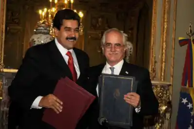 Un candidato kirchnerista se negó a definir a Venezuela como una dictadura